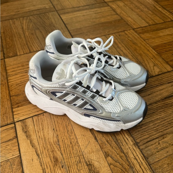 Adidas Ozmillen size 8 - Picture 3 of 7